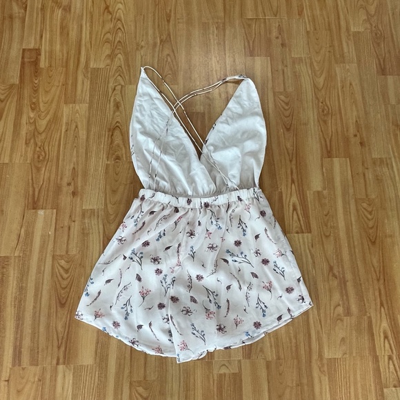 Superdown Jenny Twist Front Romper Pink Floral M14 - Picture 5 of 9